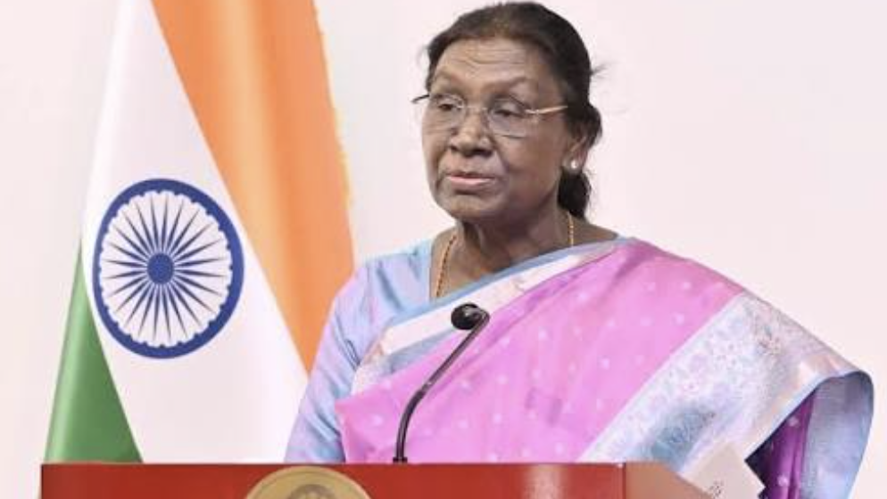“கல்வி தனிப்பட்ட முன்னேற்றத்துக்காக மட்டுமல்ல” : மாணவர்களுக்கு ஜனாதிபதி திரவுபதி முர்மு அறிவுரை!